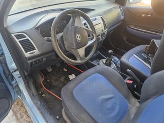 Hyundai i 20 2010-thumb-1
