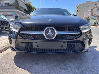Mercedes-Benz A 180 2018 d  PROGRESSIVE 7G-DCT-thumb-1