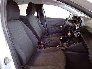 Peugeot 208 2025 1.2 PURETECH 100 STYLE-thumb-21