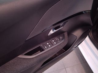 Peugeot 208 2025 1.2 PURETECH 100 STYLE-thumb-18
