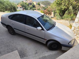 Toyota Avensis 2000