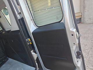 Opel Combo 2015 5 ΘΕΣΙΟ-thumb-13