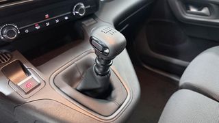 Opel Combo 2026 CARGO 1.5 DIESEL 102 L2H1 3 SEATS/OPEL BESIKOS-thumb-34