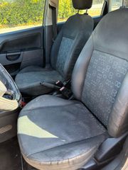 Ford Fiesta 2004-thumb-4