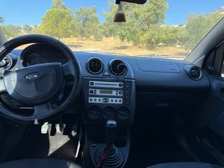 Ford Fiesta 2004-thumb-7