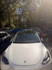Tesla Model Y 2023 long range