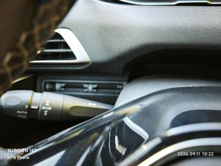Peugeot 3008 2018 1.5 BlueHDi Allure-thumb-24