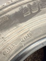 235/70-16 Michelin-thumb-3
