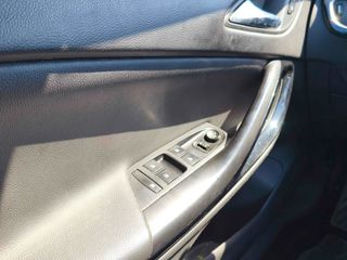 Opel Astra 2016-thumb-11