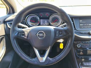 Opel Astra 2016-thumb-12