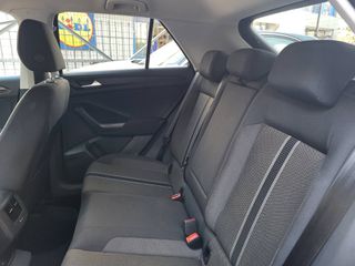 Volkswagen T-Roc 2018-thumb-9