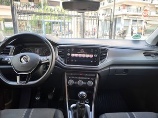 Volkswagen T-Roc 2018-thumb-15