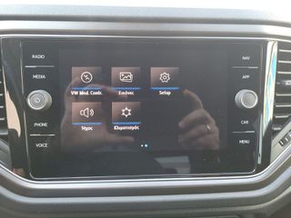 Volkswagen T-Roc 2018-thumb-17