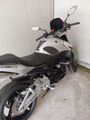 Suzuki GSR 600 2008