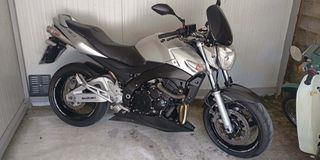 Suzuki GSR 600 2008-thumb-1