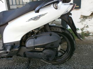 Sym HD2 200 2014-thumb-6