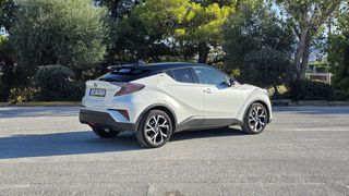 Toyota C-HR 2019 BOOKSERVIS TOYOTA-thumb-4