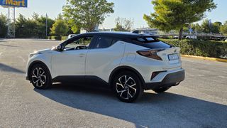 Toyota C-HR 2019 BOOKSERVIS TOYOTA-thumb-8