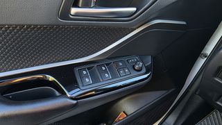 Toyota C-HR 2019 BOOKSERVIS TOYOTA-thumb-15