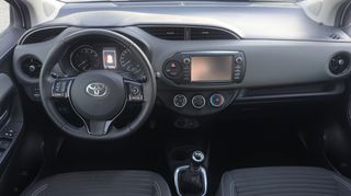 Toyota Yaris 2019-thumb-6