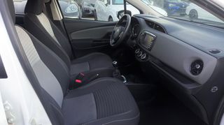Toyota Yaris 2019-thumb-8