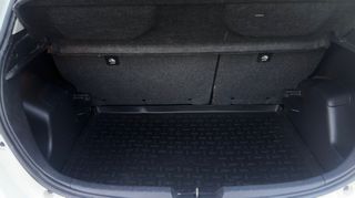 Toyota Yaris 2019-thumb-13