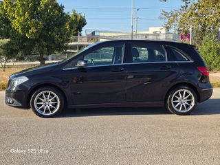 Mercedes-Benz B 180 2014-thumb-3