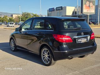 Mercedes-Benz B 180 2014-thumb-6