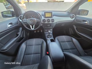 Mercedes-Benz B 180 2014-thumb-14