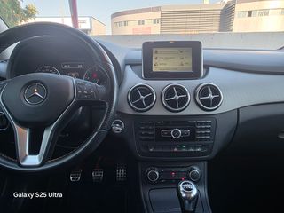 Mercedes-Benz B 180 2014-thumb-17