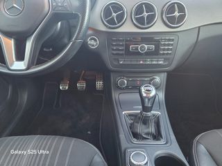 Mercedes-Benz B 180 2014-thumb-18