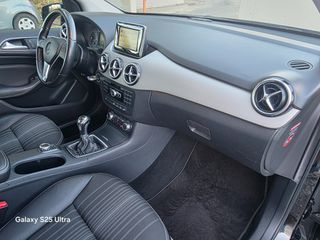Mercedes-Benz B 180 2014-thumb-24