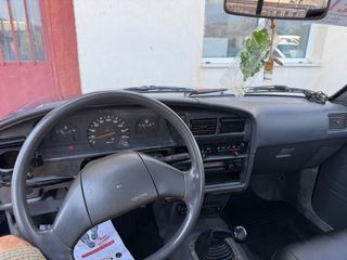 Toyota Hilux 1990-thumb-8