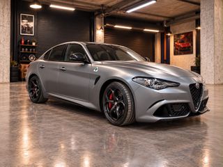 Alfa Romeo Giulia 2019 V6 NRING NR 32/108  4500 km !-thumb-11