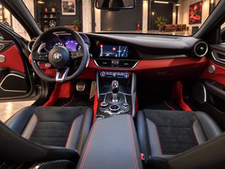 Alfa Romeo Giulia 2019 V6 NRING NR 32/108  4500 km !-thumb-14
