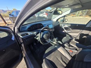 Peugeot 2008 2016-thumb-10