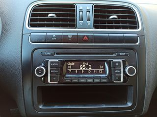Volkswagen Polo 2014 COMFORT TSI 90PS DSG-thumb-16