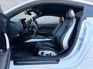 Audi TTS 2015-thumb-11