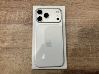 Apple iPhone 17 Pro Max (Ασημί/512 GB)-thumb-1