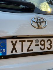 Toyota Yaris 2018-thumb-9