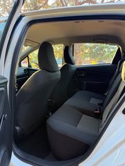 Toyota Yaris 2018-thumb-10