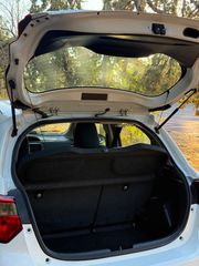 Toyota Yaris 2018-thumb-17