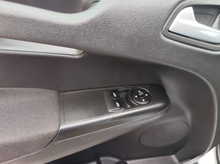 Ford Tourneo Courier 2018-thumb-5
