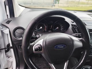 Ford Tourneo Courier 2018-thumb-13