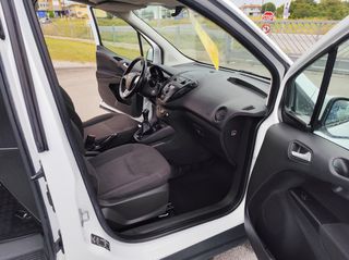 Ford Tourneo Courier 2018-thumb-20