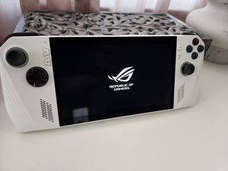 Rog Ally z1 extreme-thumb-1