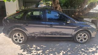 Ford Focus 2010-thumb-1