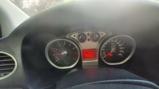 Ford Focus 2010-thumb-7