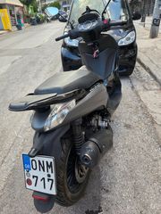 Piaggio Beverly 300 2016-thumb-4