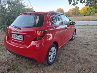 Toyota Yaris 2015-thumb-4